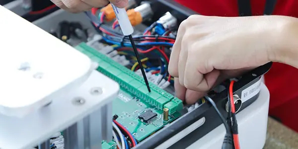 【三防膠】的種類及性能優(yōu)勢？應(yīng)用在哪些領(lǐng)域？