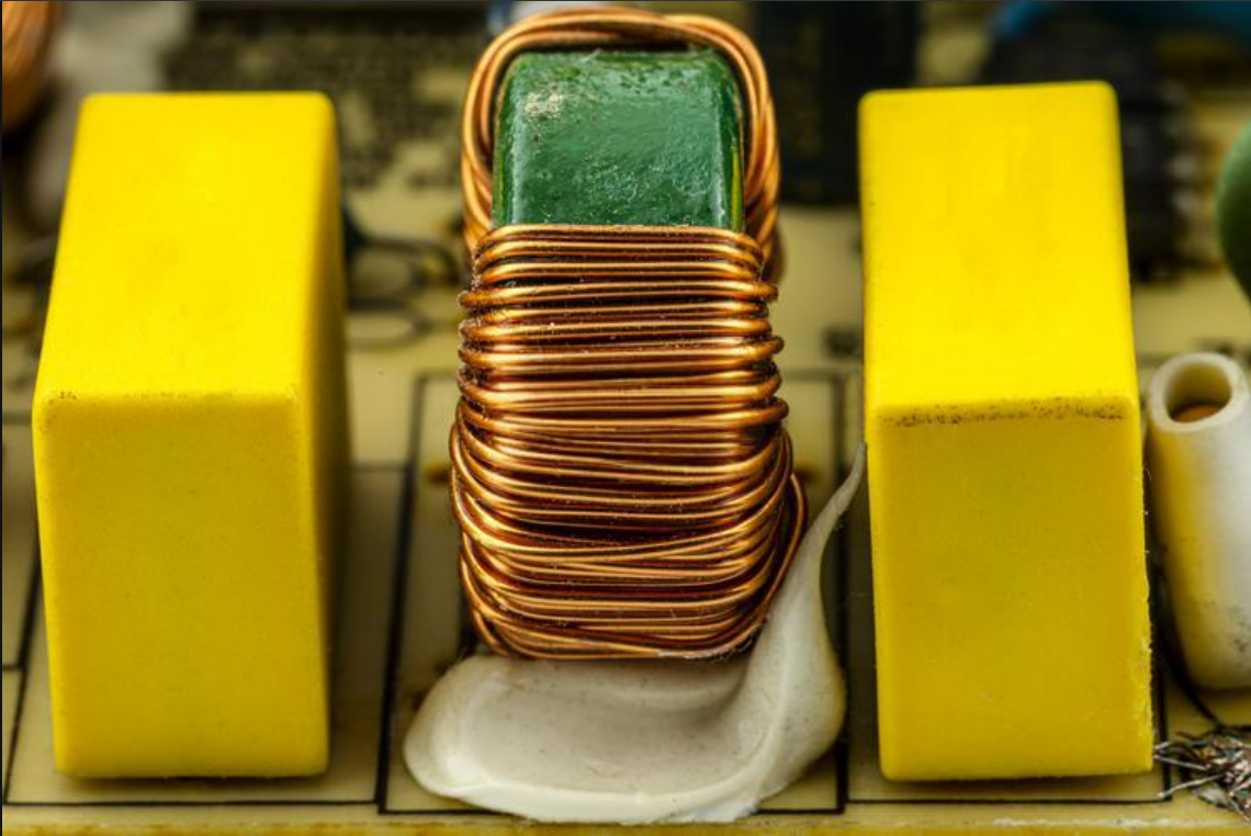 【電感器固定膠粘劑】選擇什么類型的膠水？應(yīng)用中的考慮因素？