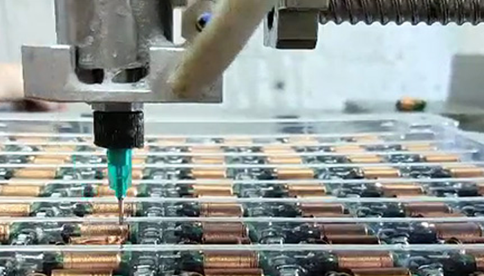 【橡膠型膠粘劑】應(yīng)用中出現(xiàn)氣泡的原因？如何去避免及解決？